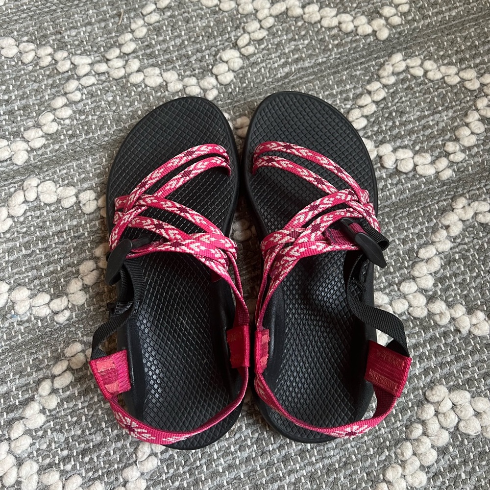 Women’s Chaco sandals size 8 in great condition!